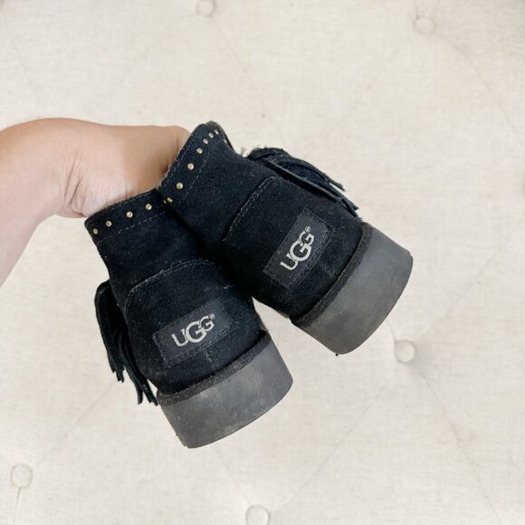 UGG Boots 3 - Picture 2 of 4